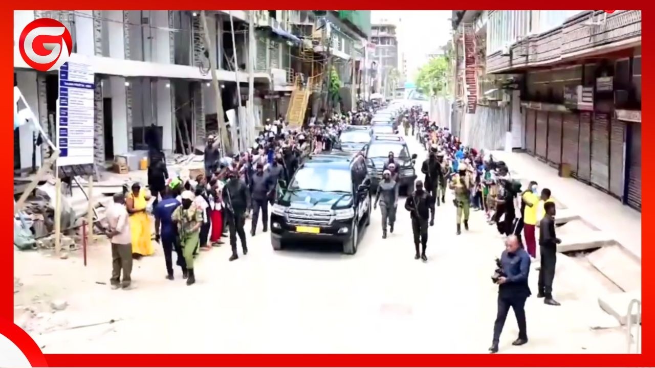 VIDEO: ULINZI MKALI wa RAIS SAMIA AKIWASILI SOKO LA KARIAKOO -CHEKI MSAFARA WAKE....