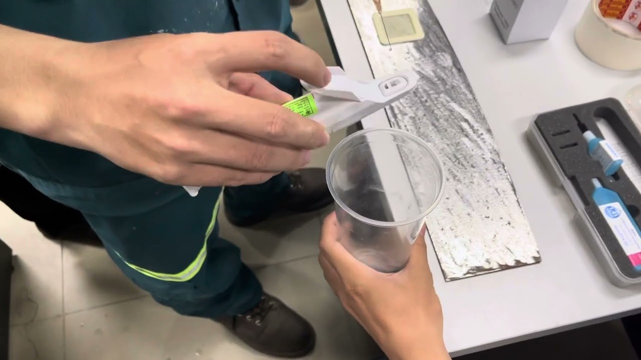 Salt Test based on ISO 8502-6 and 8502-9 by using condutometer  (@=(14-1)x1,2 (mg/m2))