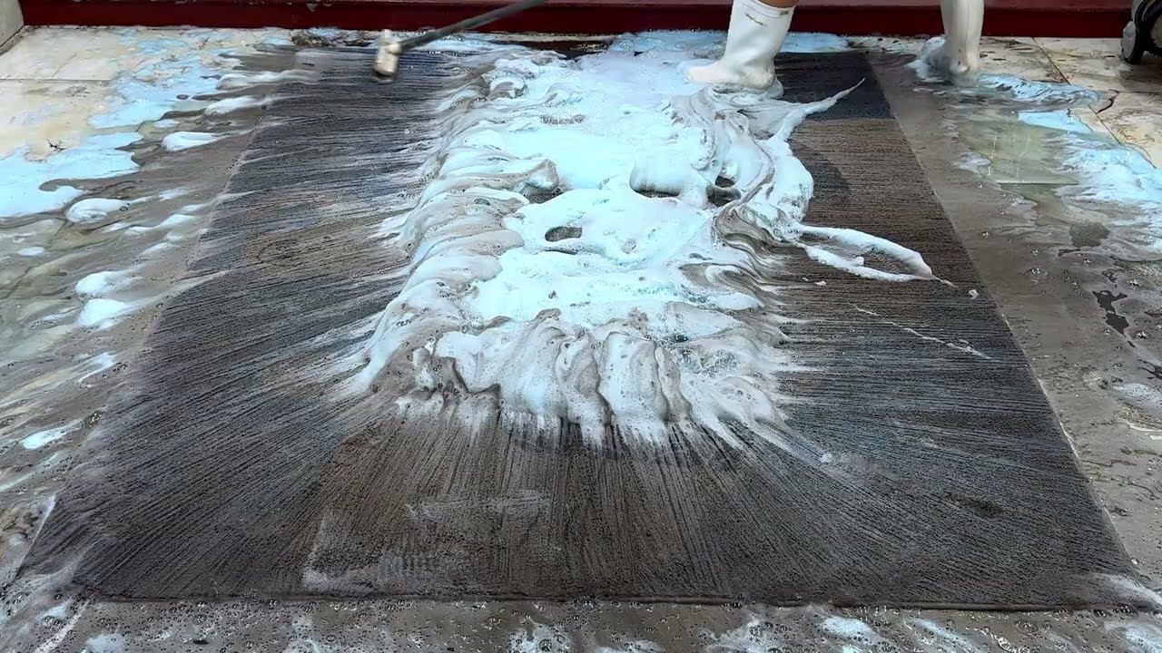 It's amazing the carpet was cleaned - ASMR satisfying cleaning video.