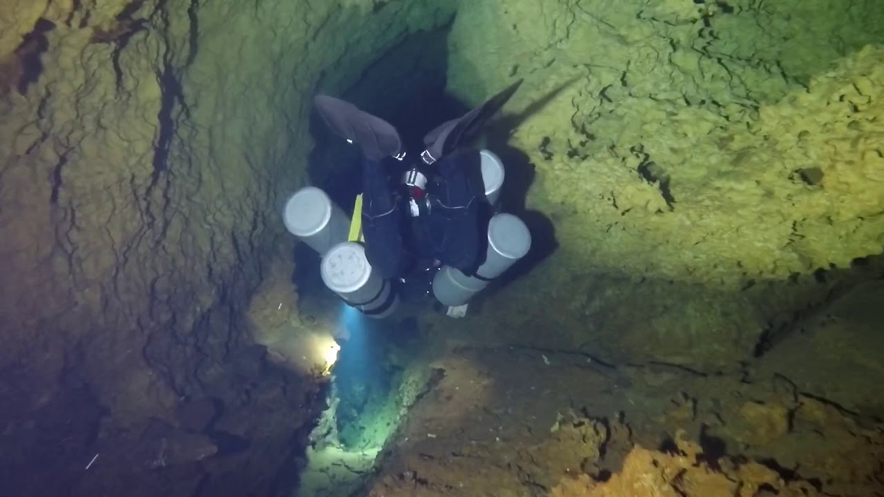 Exploration El Diablo Cave, Kiss Rebreathers, Cozumel
