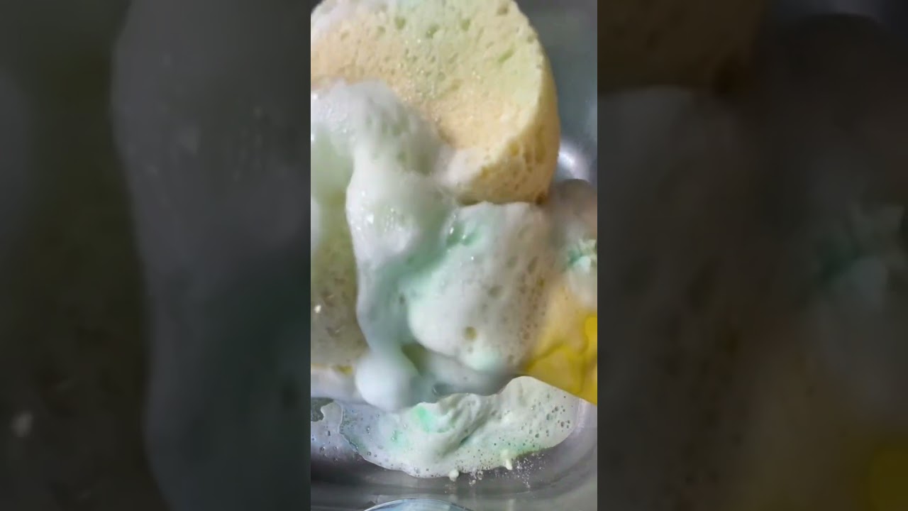 Suds&squeezes🫧🧽😍🫶🏼 #suds #asmr #satisfying #sudsandsponges #asmrsoap #oddlysatisfying