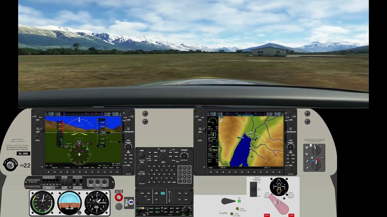 Cirrus SR22 panel showcase