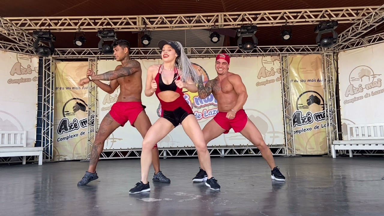 Coreografia Axé Moi da musica Sentadinha do Léo Santana