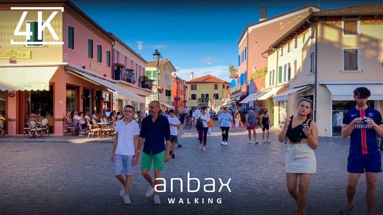 Walking in Caorle, Italy, August 2020, City Walk, Piazza, 4K