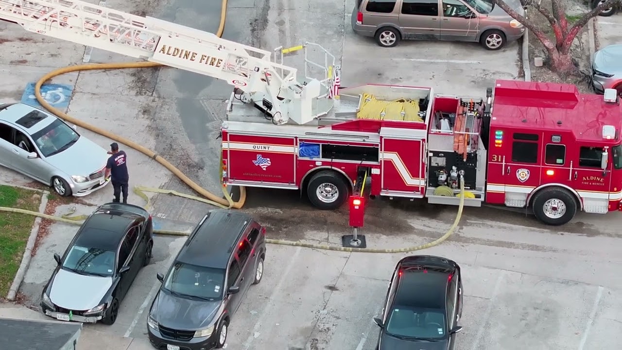 Houston Fire - Apartment Fire - E84, E74, E64, D64, D31, L84, L64, SF30, A84, M67