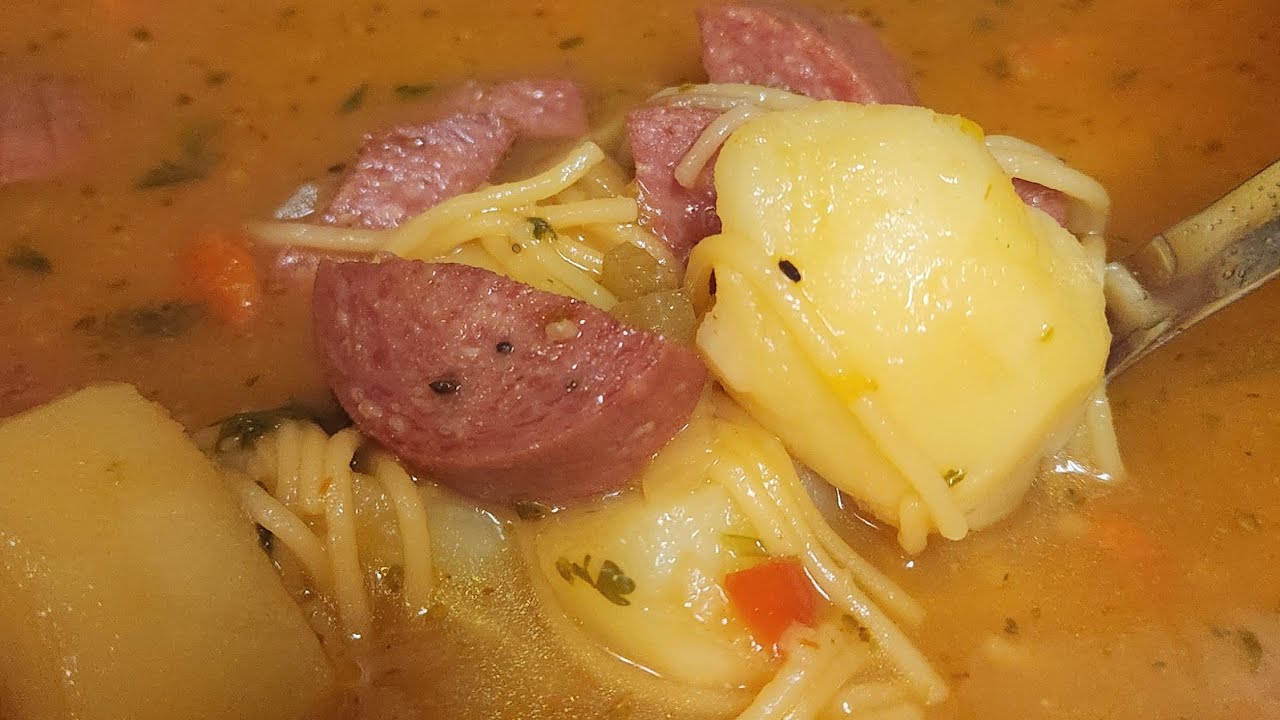 Sopas de Salchichón Puertoriqueño con Papas y fideos - Sausage & Potato noodles Soup 🇵🇷
