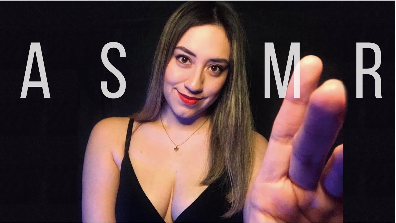 ASMR Roleplay | Tu NOVIA te ayuda a DORMIR | ASMR tocando tu cara + Atención Personal