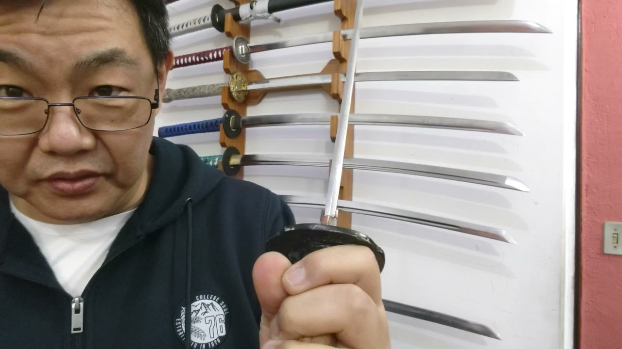 Detalhes e medidas de uma Katana