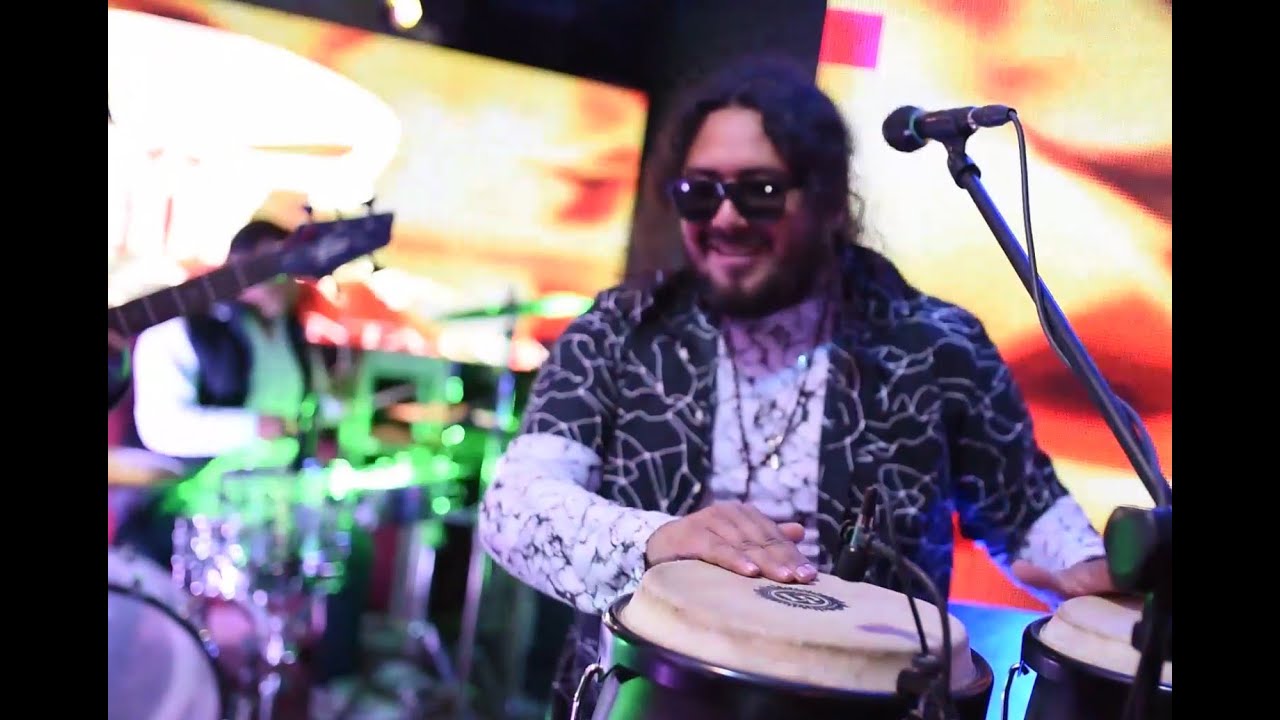 Cumbias Norteñas Mix - La Santa (EN VIVO)