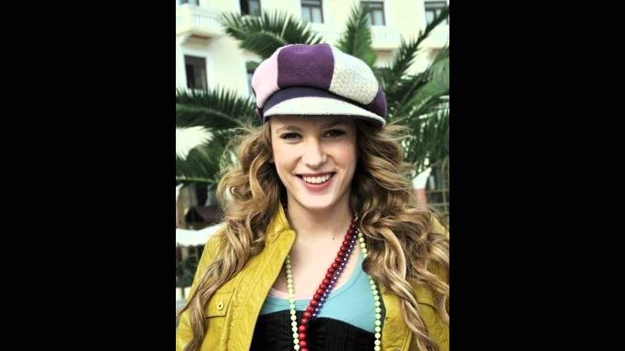 Serenay Sarıkaya ve Selen Soyder