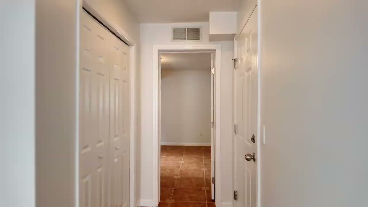 Property Tour: 434 Leawood CIR, NAPLES, FL 34104