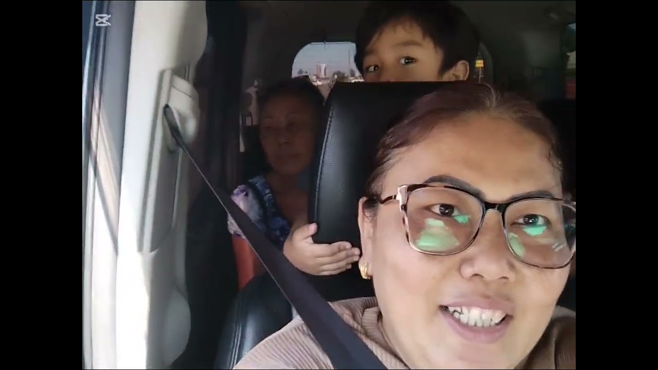 Jalan² terus aku guys , Dolan sama keluarga kecil ku ♥️ maaf ya ik zet op kleine volume, kopi right 