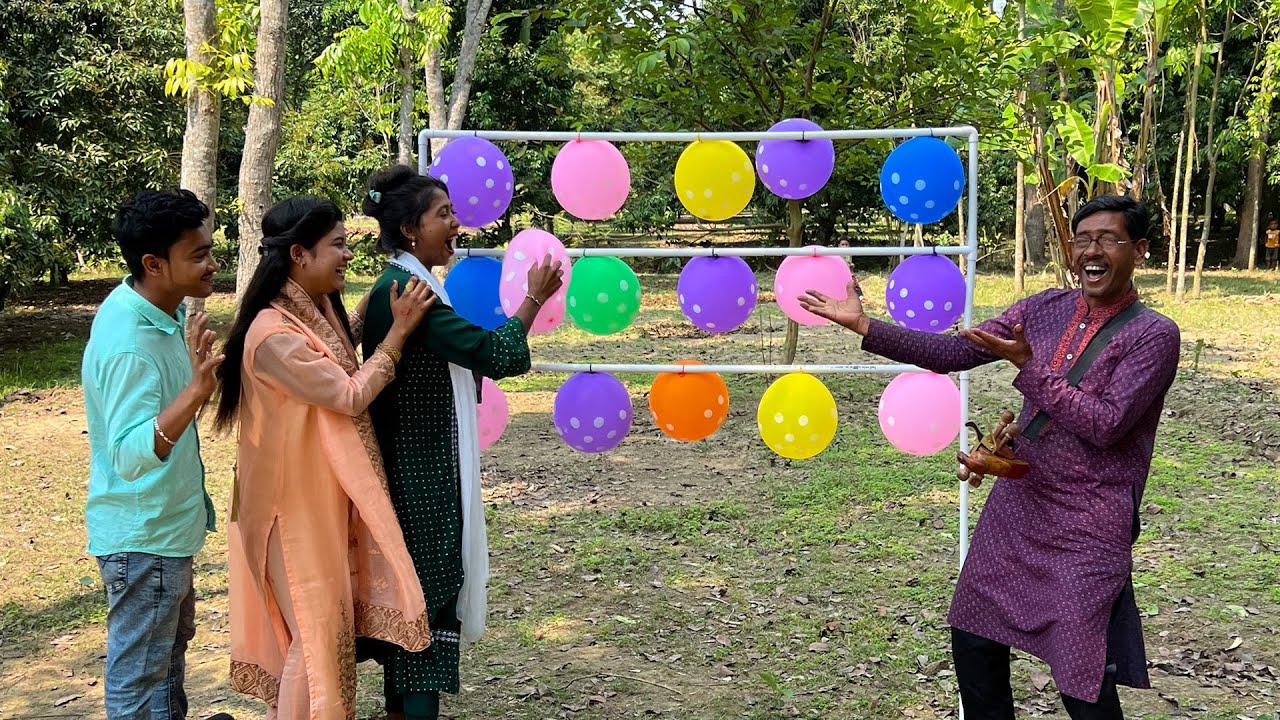 গানের প্রতিযোগিতার সবচেয়ে আজব আর ভিন্নরকম আয়োজন। বেলুন ফাটিয়ে বিখ্যাত শিল্পিদের গান গাওয়ার চ্যালেঞ্জ