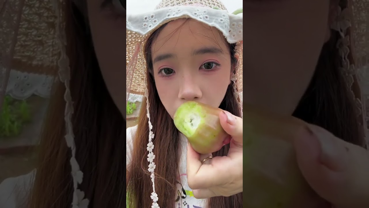 Homegrown wax apples are so delicious, crisp and refreshing!