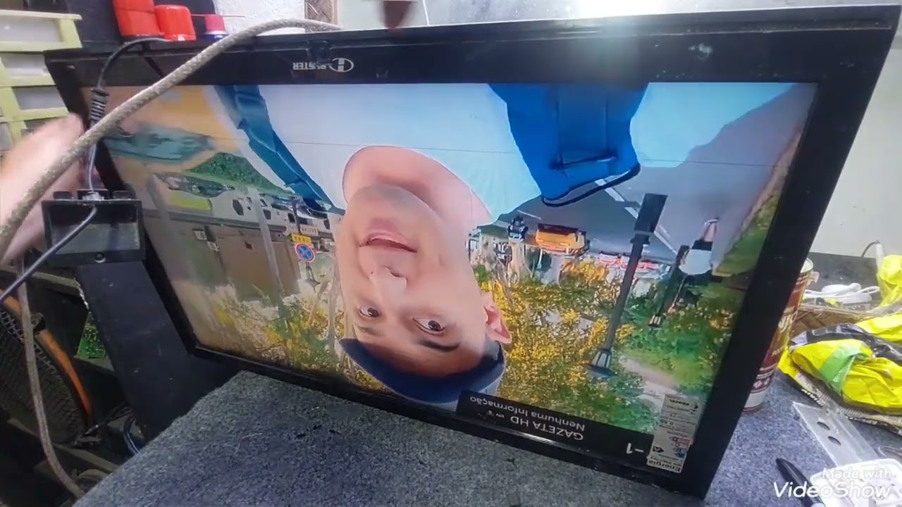 Adaptei uma placa lg  smart 28 em uma tv hbuster 29 e veio  com a imagem invertida  como eu resolvi 