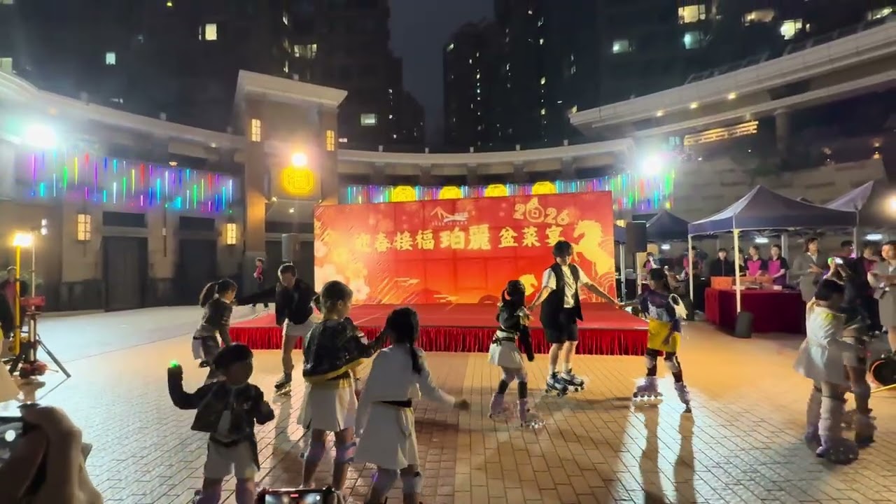 Golden Roller Dance Performance #golden #rollerdance #kpopdemonhunters 