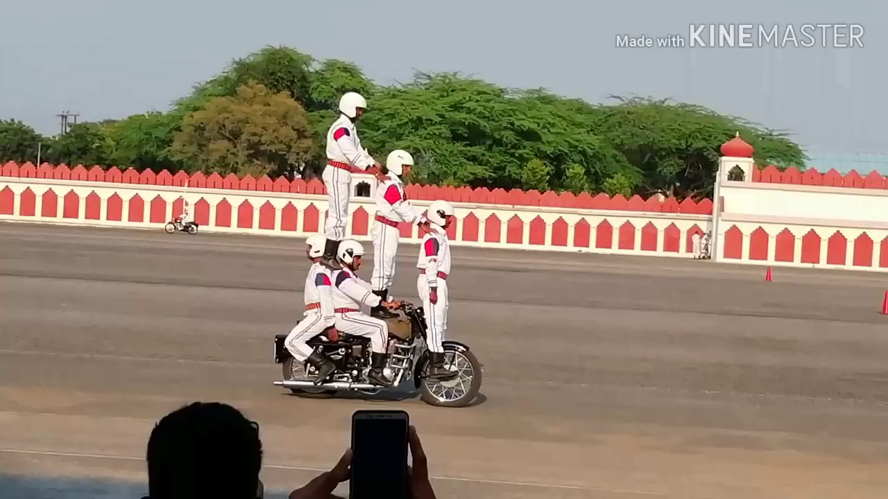 🇮🇳🇮🇳BIKE STUNT BSF ACADEMY TEKANPUR 🇮🇳🇮🇳