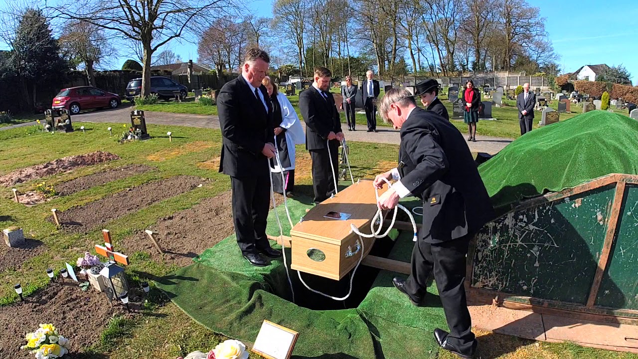Live Funeral Streaming at Randall’s Park Crematorium, Leatherhead | 18th May 2020
