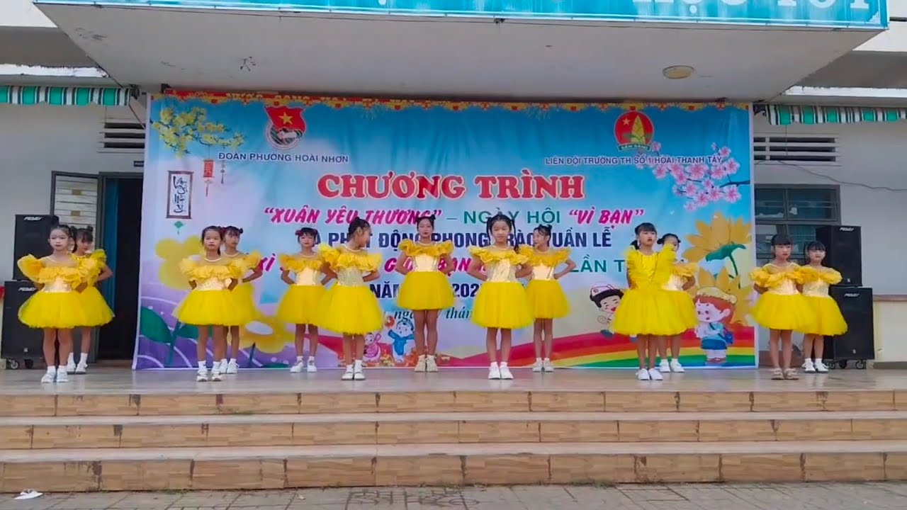 Múa Khai mạc chương trình Xuân Yêu Thương ngày hội 