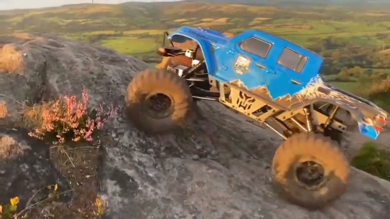 RGT Trample 18100 1/10 Rc rock crawler reaches the summit at Bosley cloud, cheshire uk