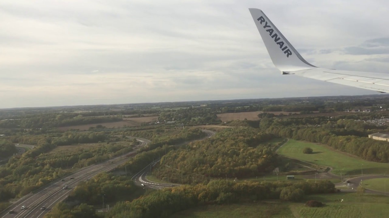 Ryanair landing at Stansted Airport (7/10/18)