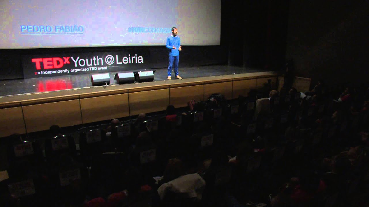 Rir – Estranha forma de Vida. | Pedro Fabião | TEDxYouth@Leiria