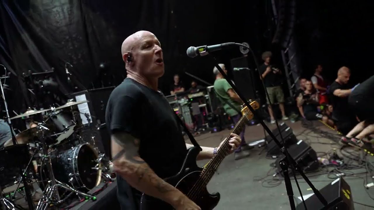 DESCENDENTS - Nothing With You (Multicam) live at Punk Rock Holiday 2.4