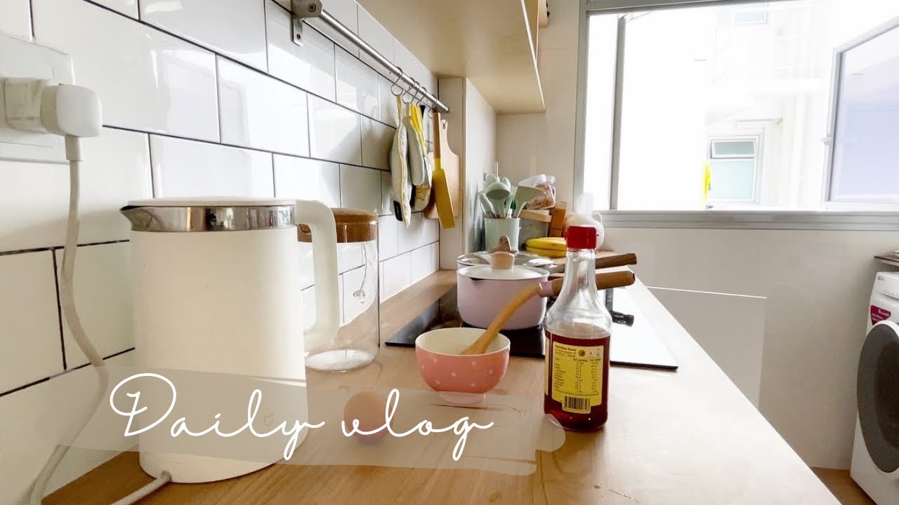 Simple everyday life: Daily Vlog - Banana Pancakes, Basque Burnt Cheesecakes, Yummy Veggie porridge