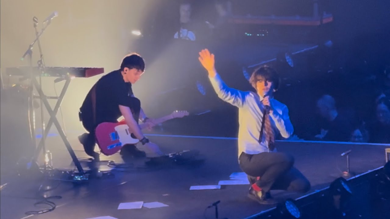 Sam Sauvage - La fin du monde (Live at Accor Arena, Paris 19/02/2026)
