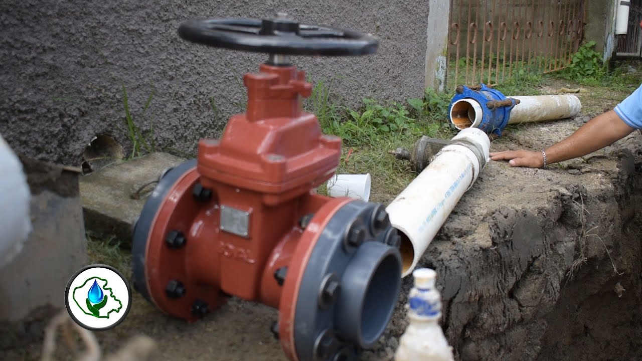 Cambio de válvula de 4 pulgadas se realiza en colonia Canadá.