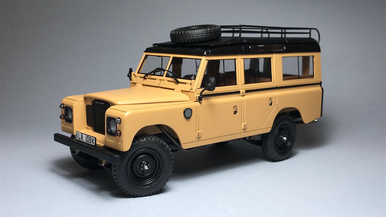 LAND ROVER SERIES III - REVELL - 1:24 - CAR BODY