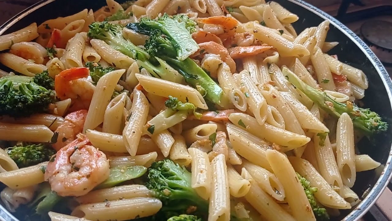 Como fazer Penne com Camarão e Brócolis no alho | MACARRÃO COM CAMARÃO E LEGUMES