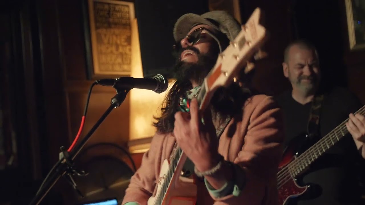 Smiley Bone Jones - California Dreamin'
