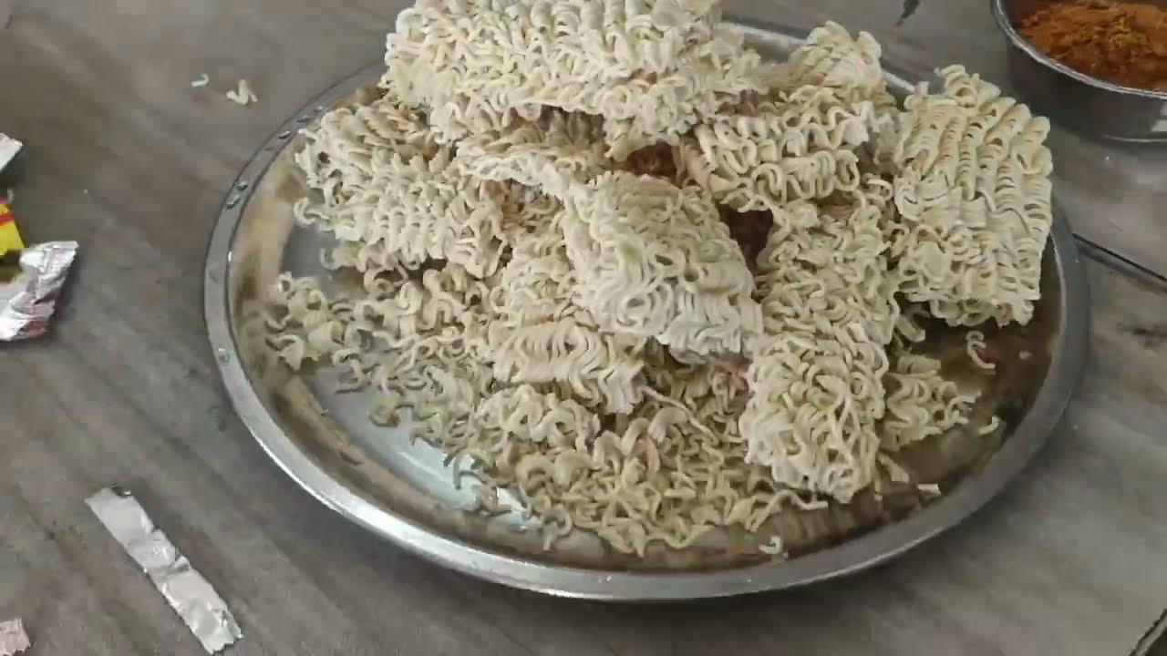 Day 89 vlog Phir Banai College me meggi 🍝🍜 #family #familyvlog #shivani 
