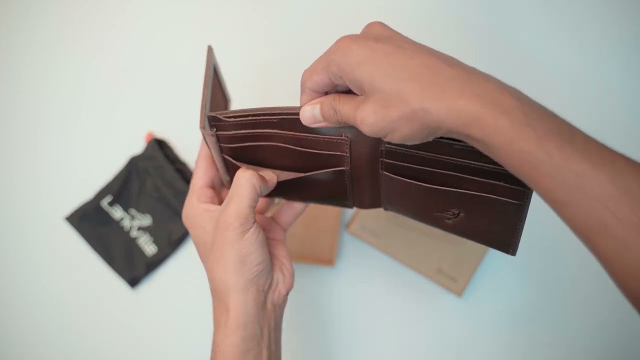 Larkville Heritage Series | RFID Protected Leather Bifold Wallet for Men -Nut Brown