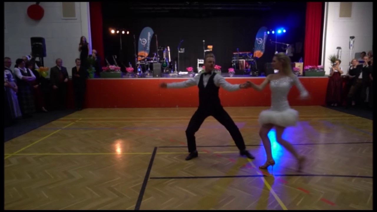 Tanzeinlage von Christiana und Willi Gabalier beim Pfarrball Hitzendorf 2017