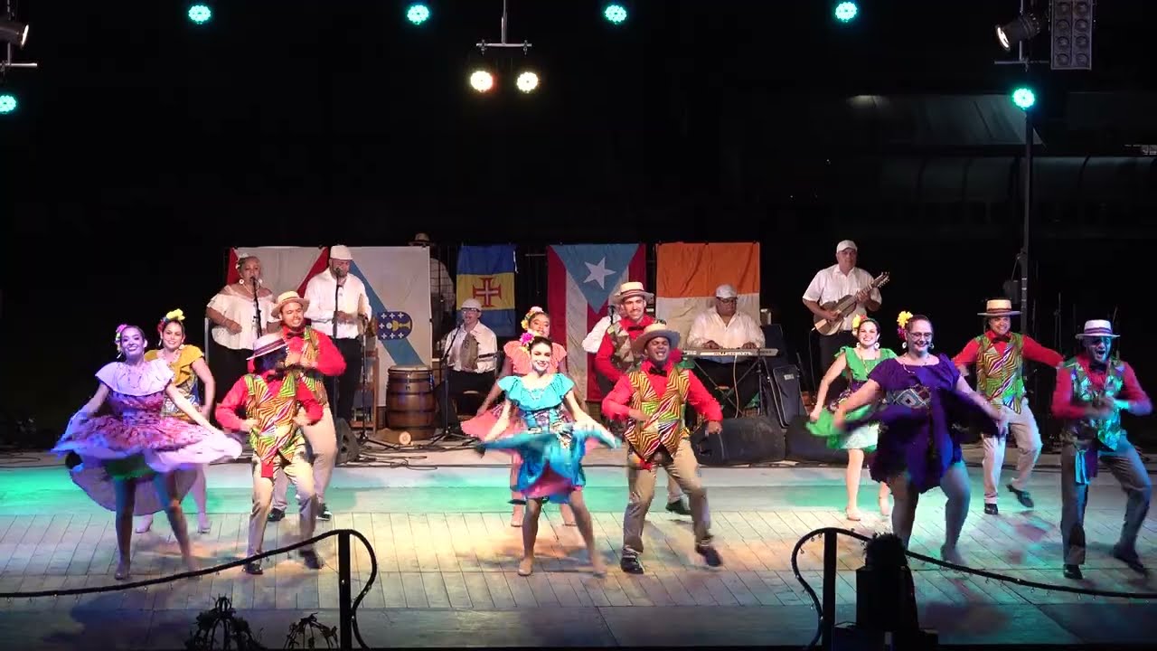 Puerto-Rican folk dance: Plena dances