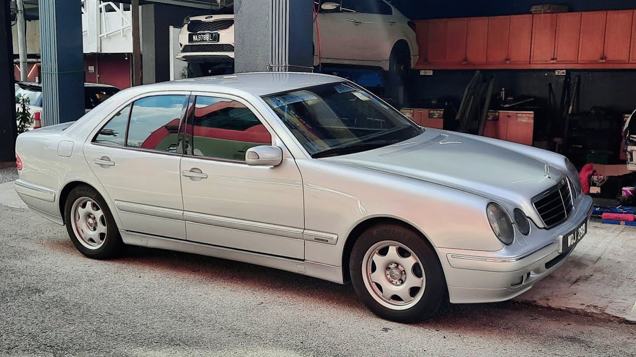 UCR: Mercedes-Benz W210 - The 