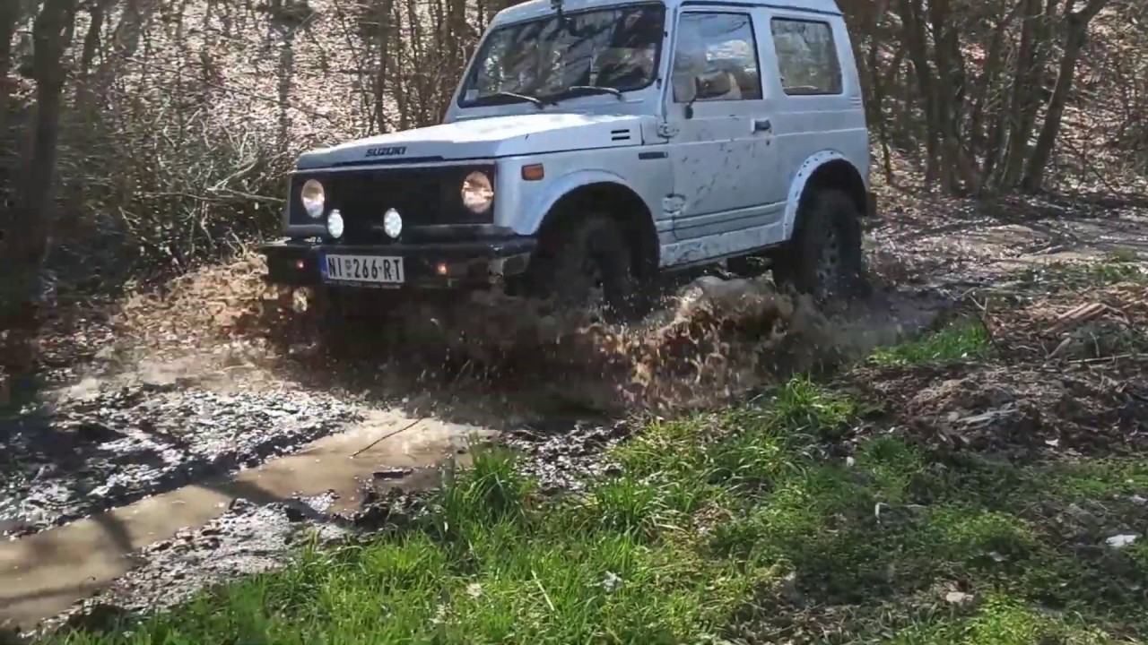 SUZUKI SAMURAI OFF ROAD - SJ413 stock