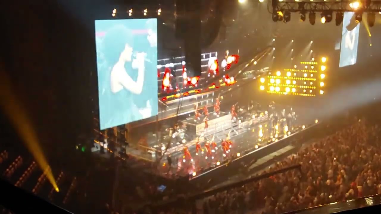 Axel, Pierre, Djebril, Julien, Lenie, Candice,  Uptown Funk