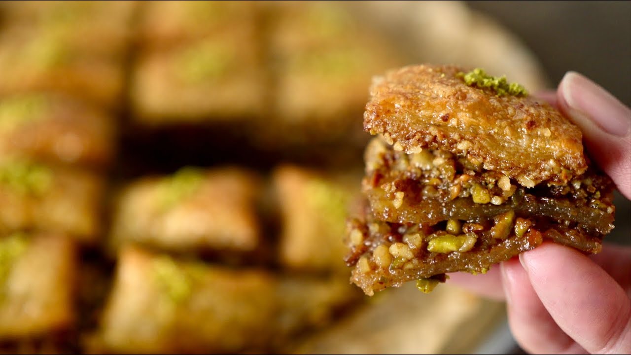 Baklava-like sweets made with pistachios, walnuts, and rice paper ピスタチオとくるみとライスペーパーで作ったバクラヴァみたいなお菓子
