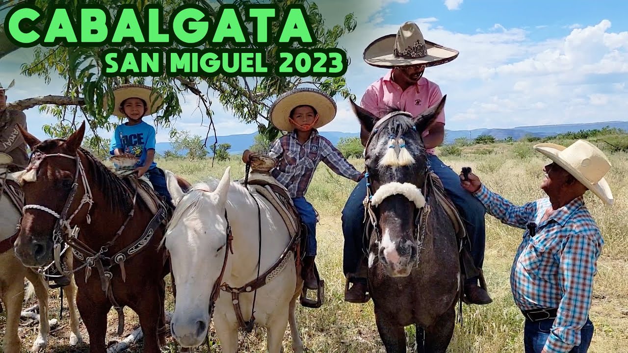 AGUAS DE FUEGO y EL MACHO TRUMP en la CABALGATA de SAN MIGUEL