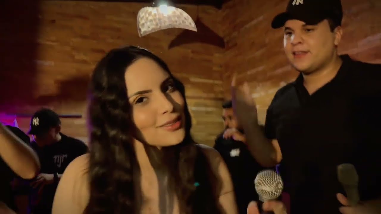 Morena Jambo  - Arthur Valgueiro, Ellen Nery  - Chega Pra Cá #1