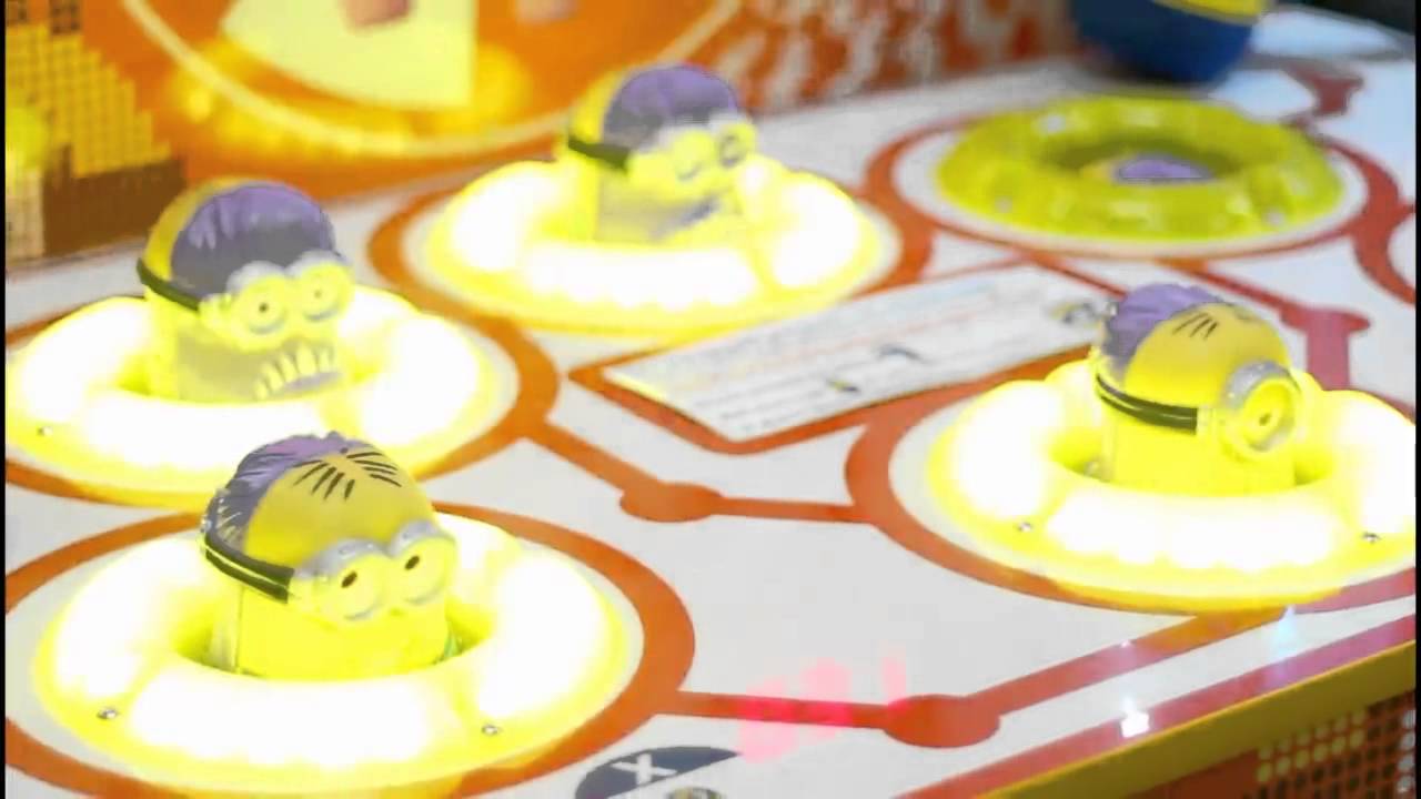 MINIONS WHACKER WITH SELF REDEEMING PRIZE BOX