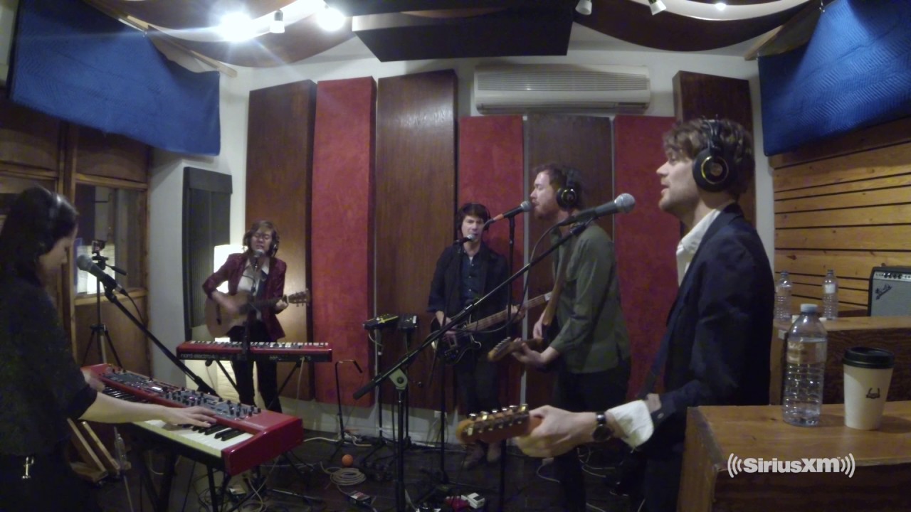 Fast Romantics - Everybody's Trying To Steal Your Heart