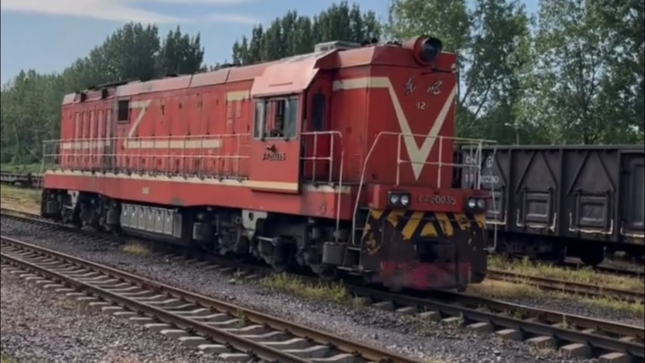Exploring the Mighty Diesel Locomotive | A Journey Through the Rails!
