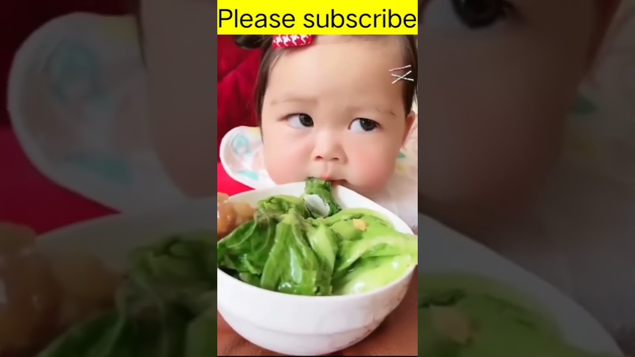 cute baby eating vegetables 😋😋😋