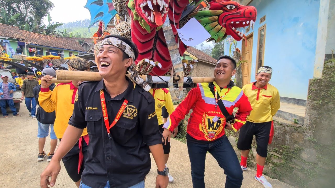 AA EDI DAN AKANG NANGGUNG NAGA!!! Seni Benjang Mekar Budaya