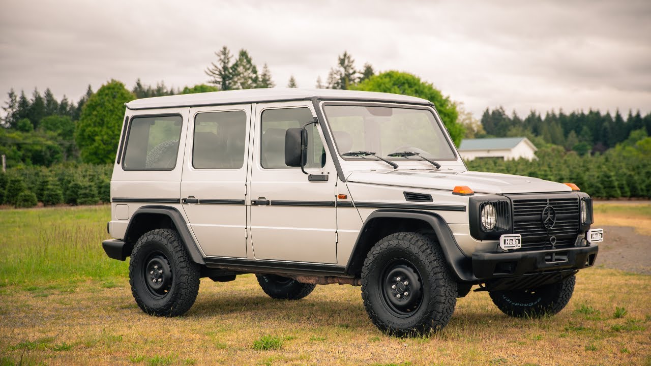 THIS Mercedes G-Class: Luxury meets Capability | 1999 G320 Mercedes POV Drive and Walk Around!