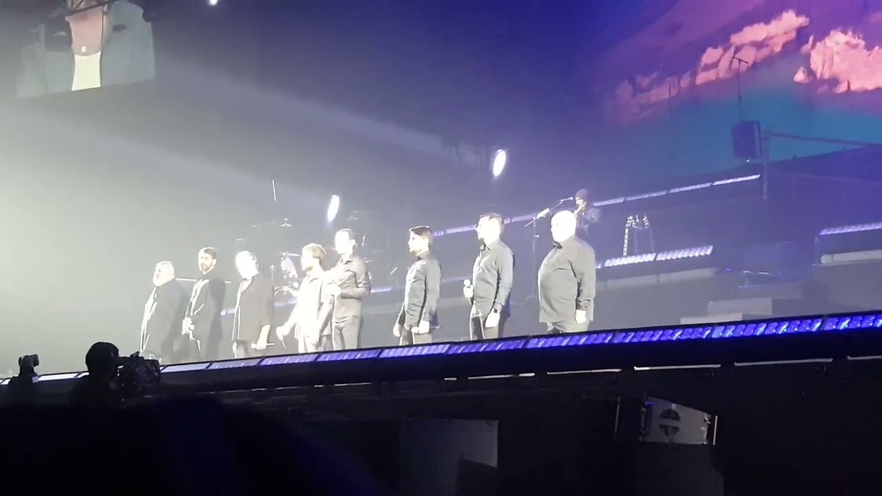 La Corse débarque à Paris *Viaghji* Canta U Populu Corsu -Claudio Capeo- La Défense Arena 28/10/2023